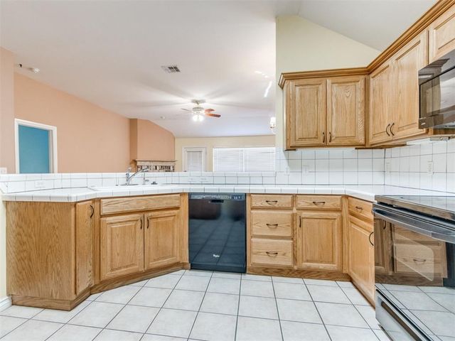 13220 Signature Circle, Oklahoma City, OK 73142