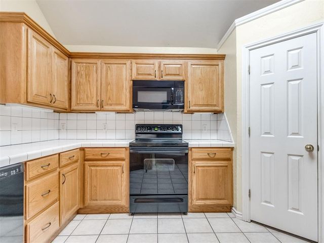 13220 Signature Circle, Oklahoma City, OK 73142