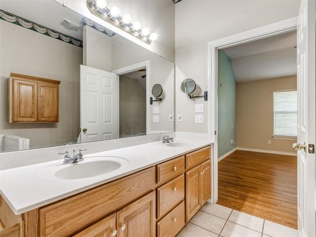 13220 Signature Circle, Oklahoma City, OK 73142