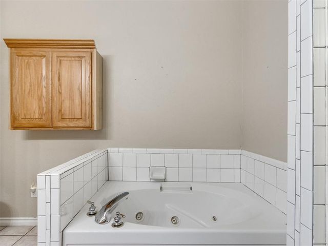 13220 Signature Circle, Oklahoma City, OK 73142