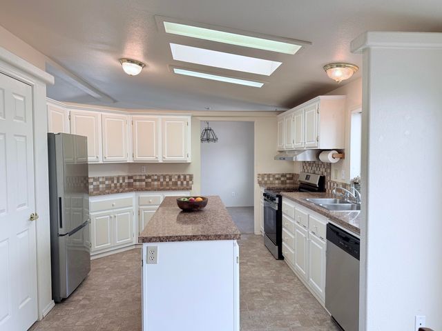 8710 NW Parkey Drive, Terrebonne, OR 97760