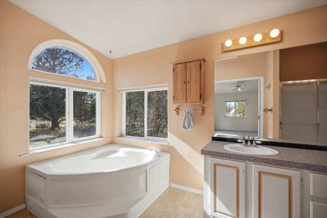 8710 NW Parkey Drive, Terrebonne, OR 97760