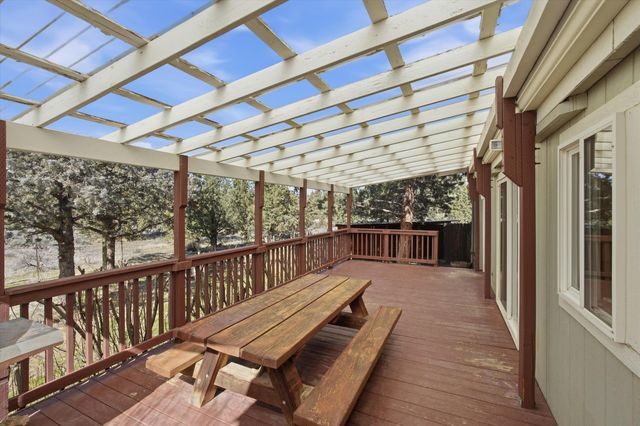 8710 NW Parkey Drive, Terrebonne, OR 97760