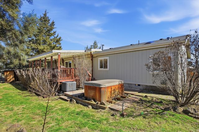 8710 NW Parkey Drive, Terrebonne, OR 97760