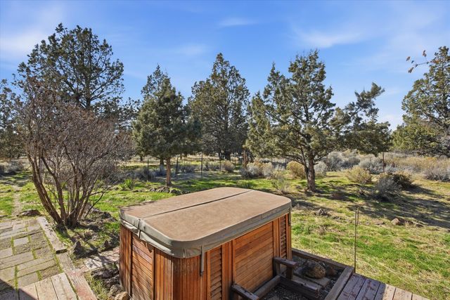 8710 NW Parkey Drive, Terrebonne, OR 97760