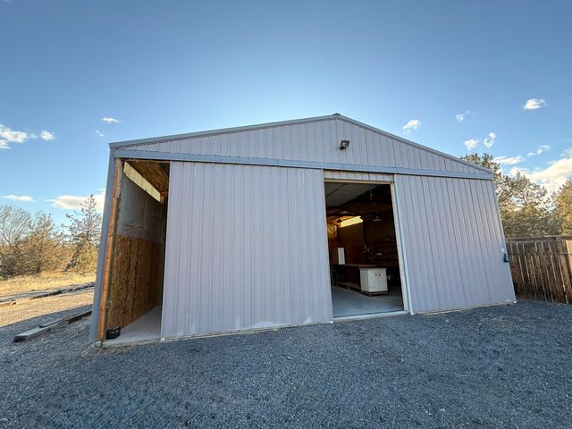 8710 NW Parkey Drive, Terrebonne, OR 97760