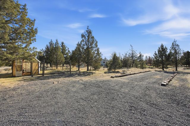 8710 NW Parkey Drive, Terrebonne, OR 97760