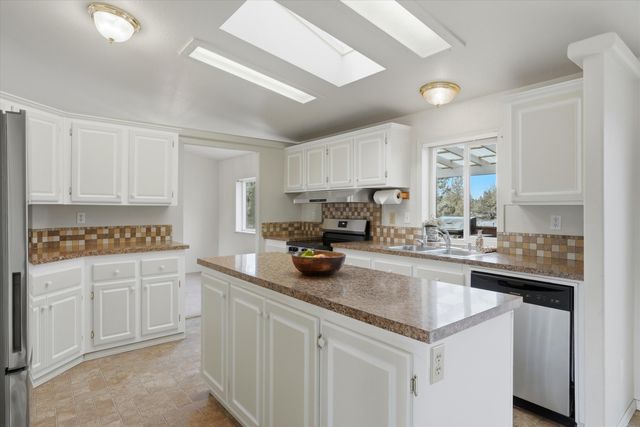 8710 NW Parkey Drive, Terrebonne, OR 97760