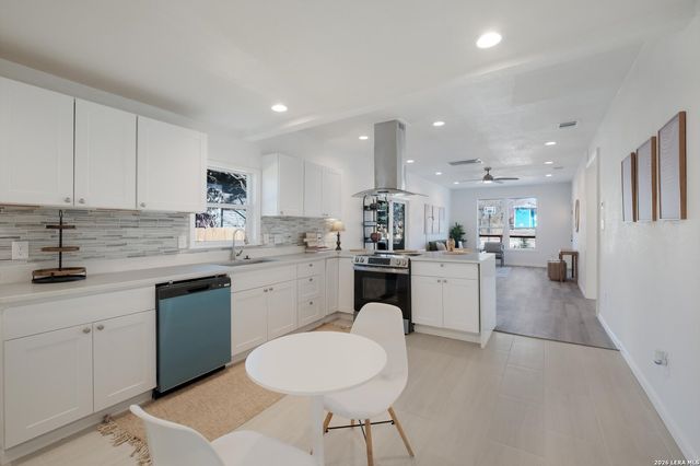 1422 Paso Hondo St, San Antonio, TX 78202