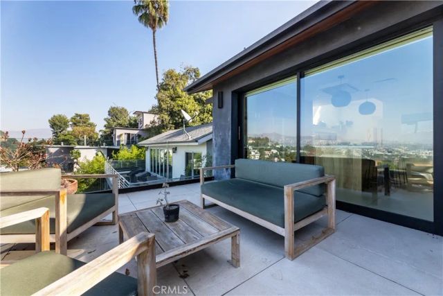 1821 Edgecliffe Drive, Los Angeles, CA 90026