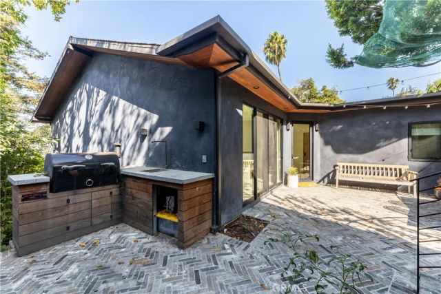 1821 Edgecliffe Drive, Los Angeles, CA 90026