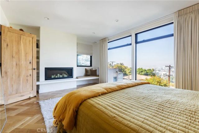 1821 Edgecliffe Drive, Los Angeles, CA 90026