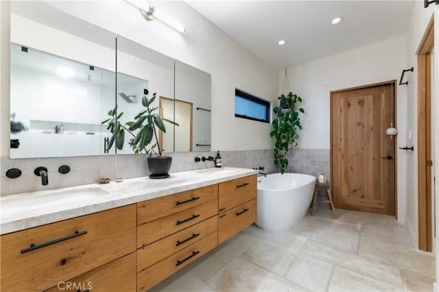 1821 Edgecliffe Drive, Los Angeles, CA 90026