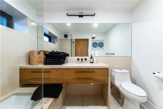 1821 Edgecliffe Drive, Los Angeles, CA 90026