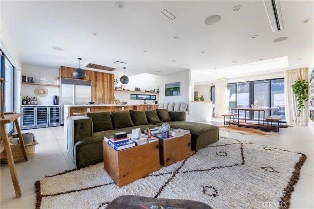 1821 Edgecliffe Drive, Los Angeles, CA 90026
