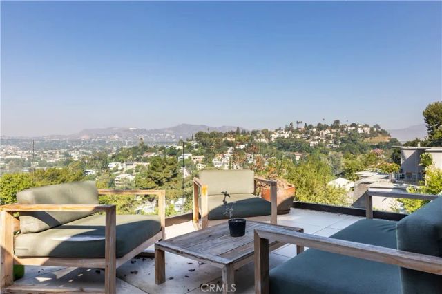 1821 Edgecliffe Drive, Los Angeles, CA 90026