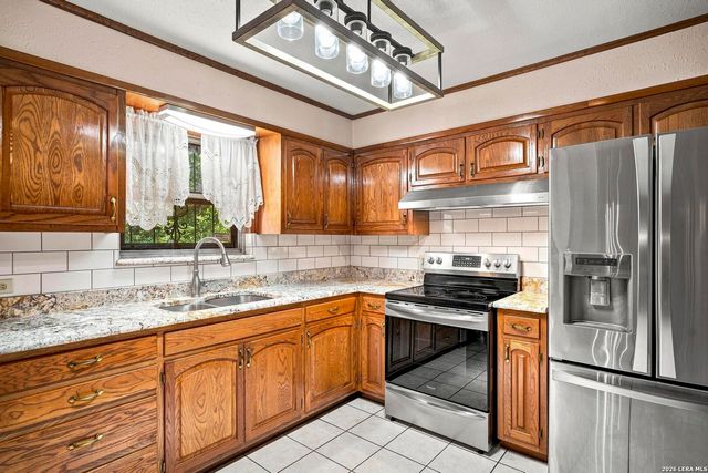 110 CLUBHILL DR, San Antonio, TX 78228
