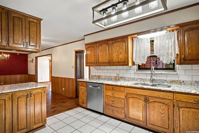 110 CLUBHILL DR, San Antonio, TX 78228