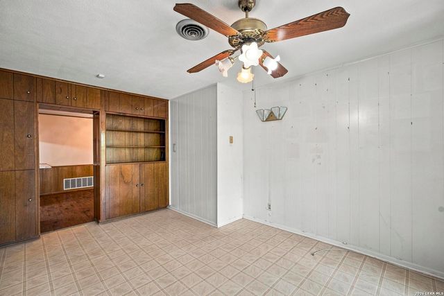 110 CLUBHILL DR, San Antonio, TX 78228