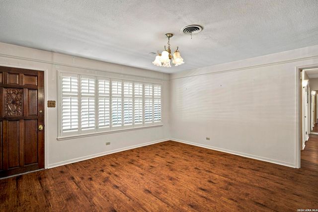 110 CLUBHILL DR, San Antonio, TX 78228