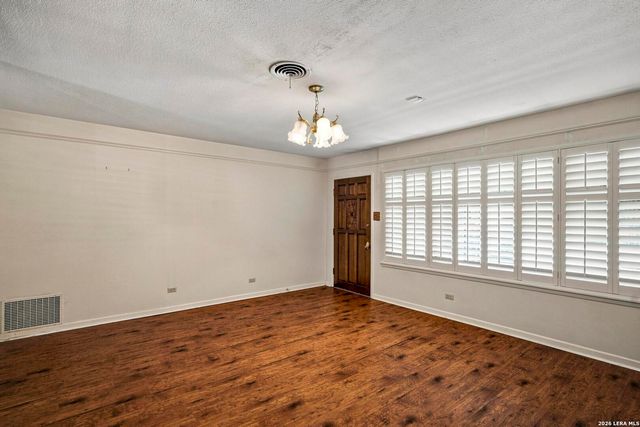 110 CLUBHILL DR, San Antonio, TX 78228