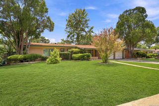 110 CLUBHILL DR, San Antonio, TX 78228