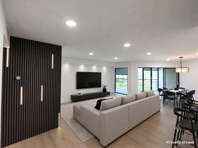 5900 Camino Del Sol 306, Boca Raton, FL 33433