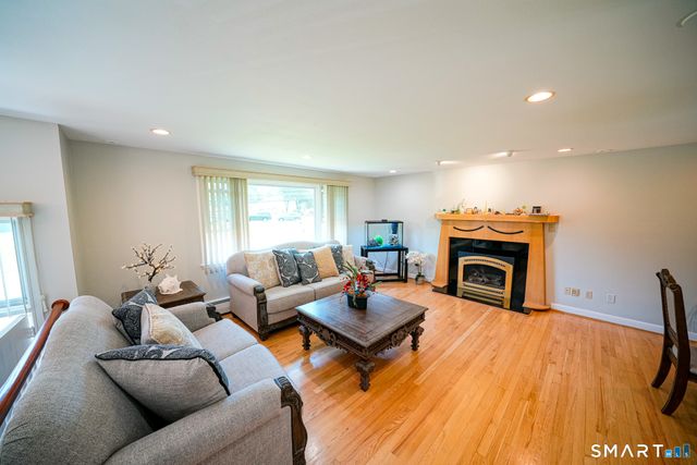 40 Orchard Street, Avon, CT 06001