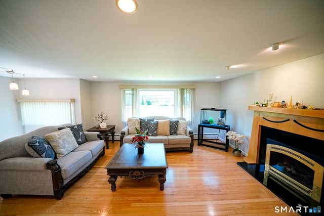 40 Orchard Street, Avon, CT 06001