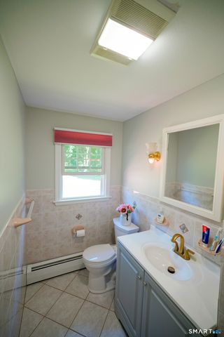 40 Orchard Street, Avon, CT 06001