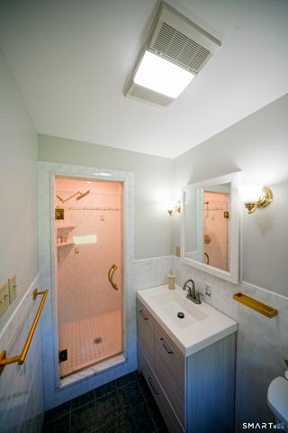 40 Orchard Street, Avon, CT 06001