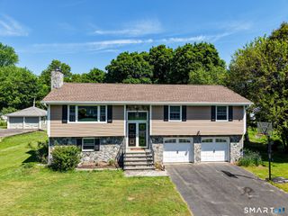 40 Orchard Street, Avon, CT 06001