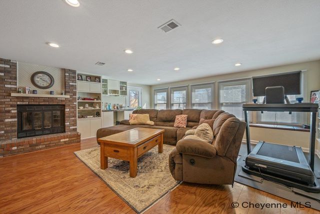 5423 LIBERTY ST, Cheyenne, WY 82001