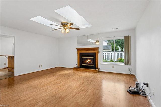 106 Holloway DR, Hampton, VA 23666