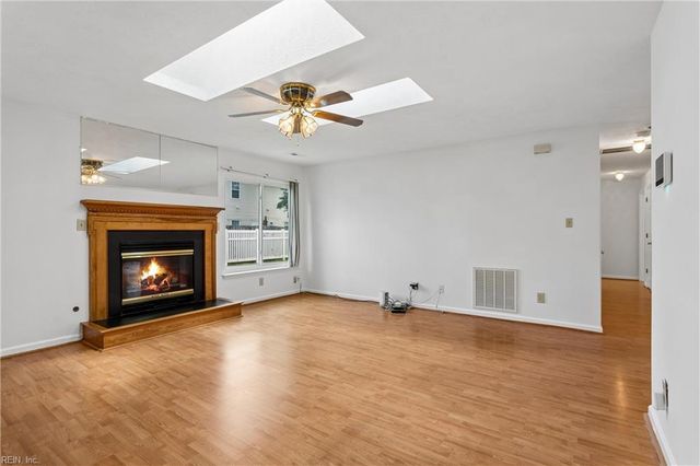 106 Holloway DR, Hampton, VA 23666