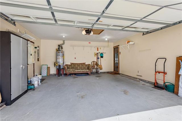 106 Holloway DR, Hampton, VA 23666