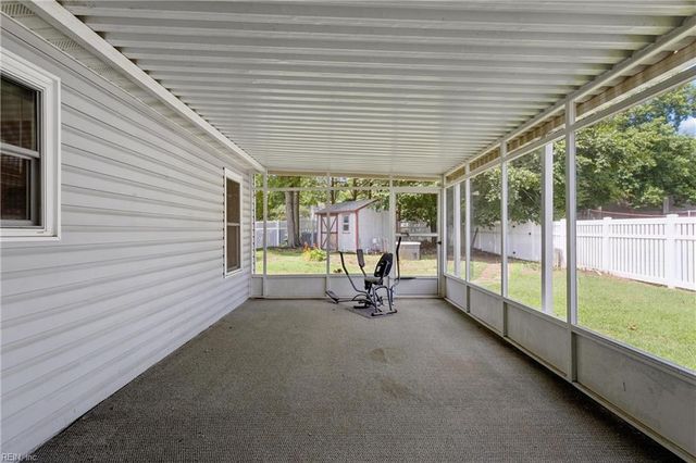 106 Holloway DR, Hampton, VA 23666