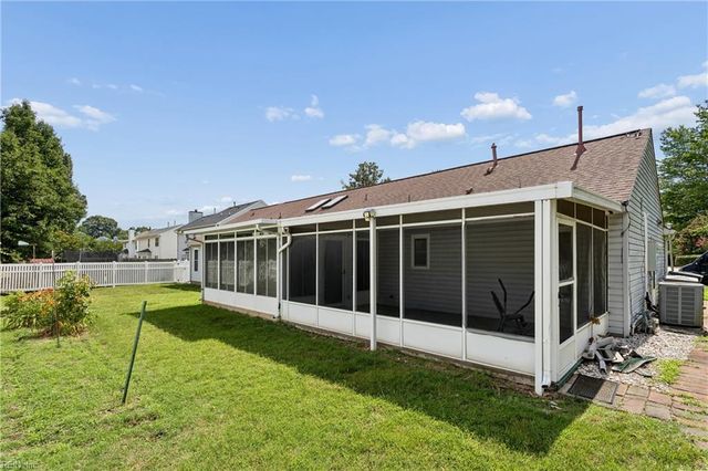 106 Holloway DR, Hampton, VA 23666