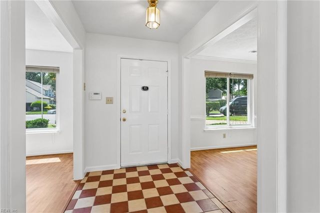 106 Holloway DR, Hampton, VA 23666