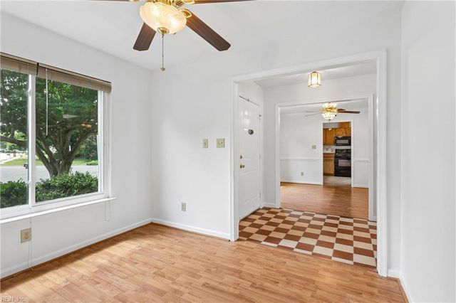 106 Holloway DR, Hampton, VA 23666