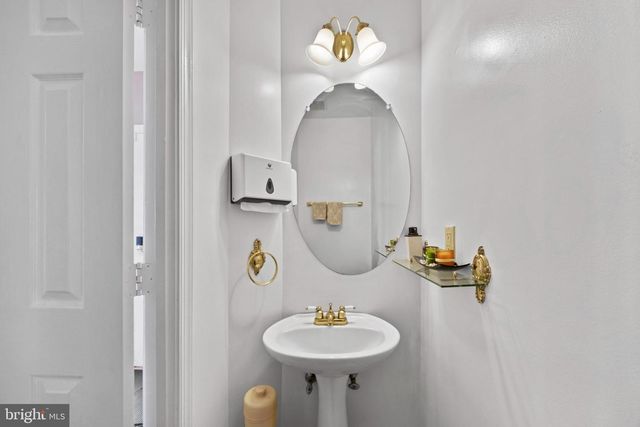 9046 TARPLEYS CIR, Baltimore, MD 21237