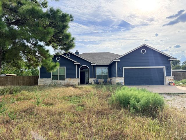 292 Cardinal DR, Paige, TX 78659