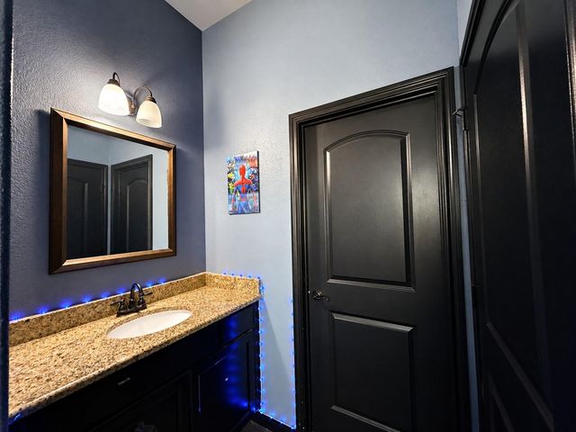 292 Cardinal DR, Paige, TX 78659