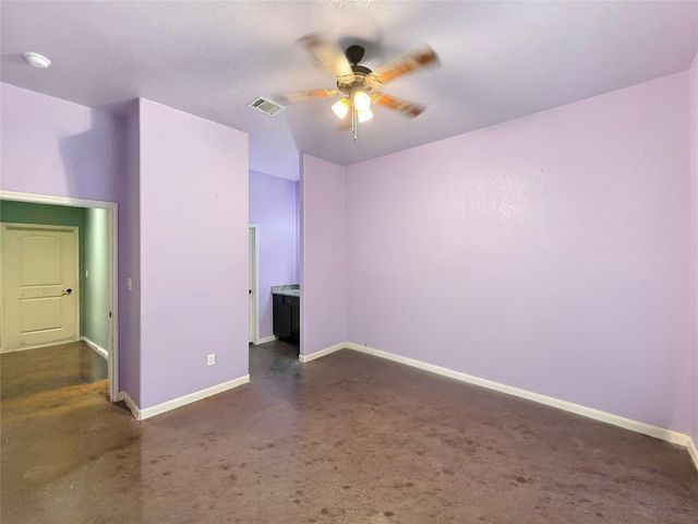 292 Cardinal DR, Paige, TX 78659