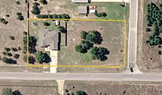 292 Cardinal DR, Paige, TX 78659