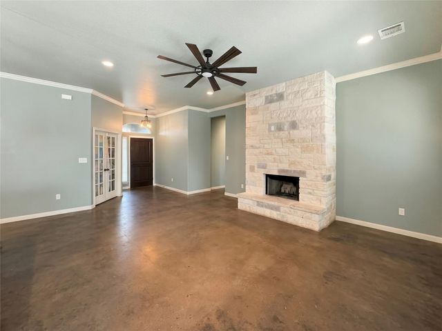 292 Cardinal DR, Paige, TX 78659