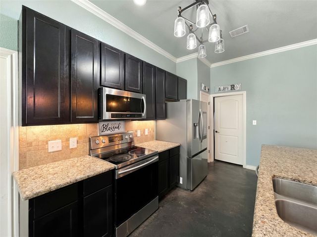 292 Cardinal DR, Paige, TX 78659