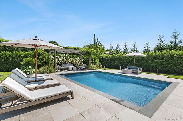63 Halsey Street, Southampton, NY 11968