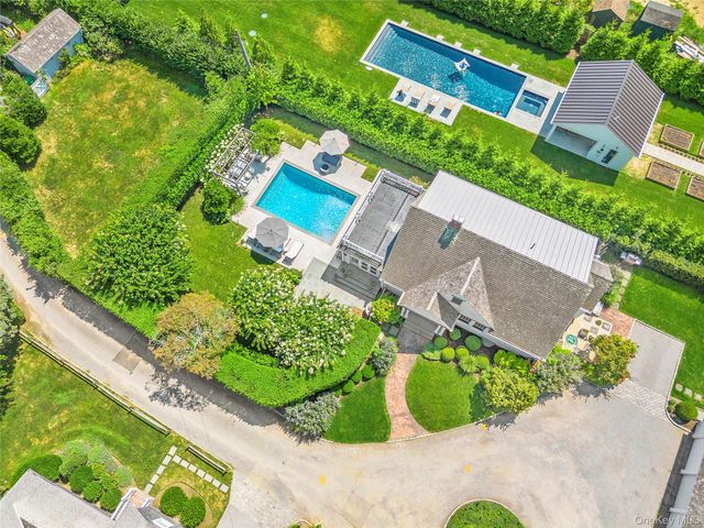 63 Halsey Street, Southampton, NY 11968
