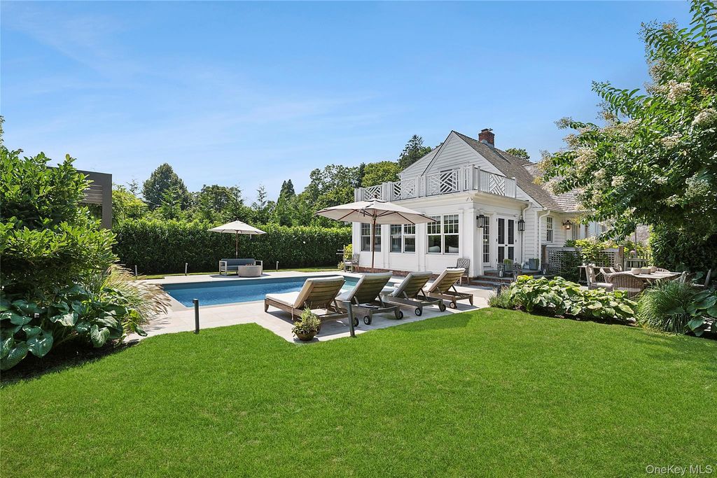 63 Halsey Street, Southampton, NY 11968